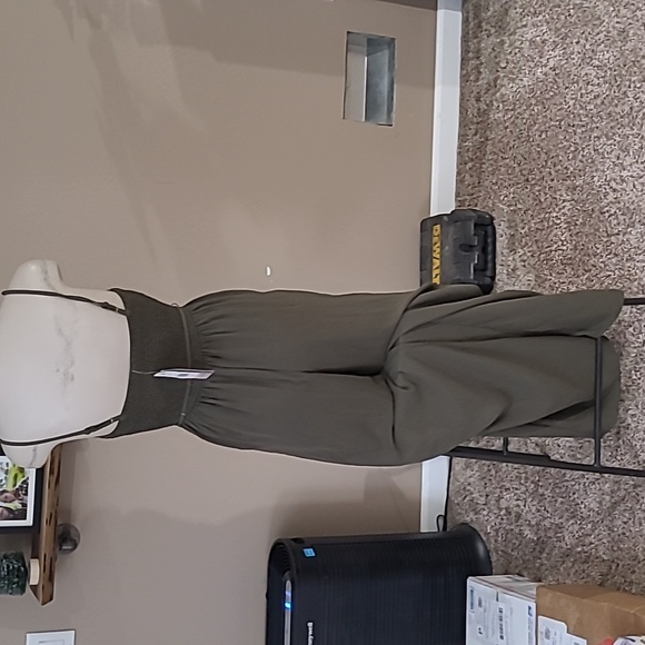 Green Jumpsuit - Picture 4 of 6